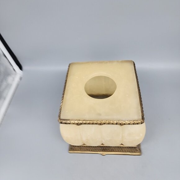Elegant Springmaid Palais Cream & Gold Faux Marble Resin Tissue Box Cover 6 in. - Picture 2 of 3